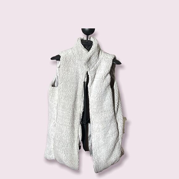 Poof Sherpa Vest Gray With Pockets - Picture 1 of 2